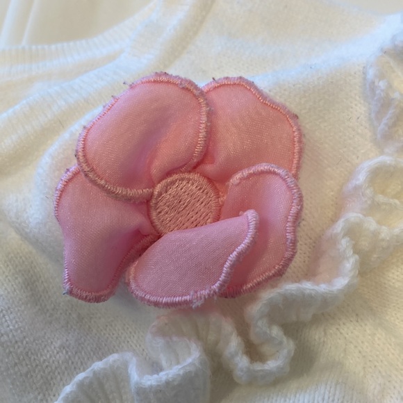 Darling little girls 5T white Cardigan sweater with Ruffles pink flower Gymboree - Picture 2 of 7